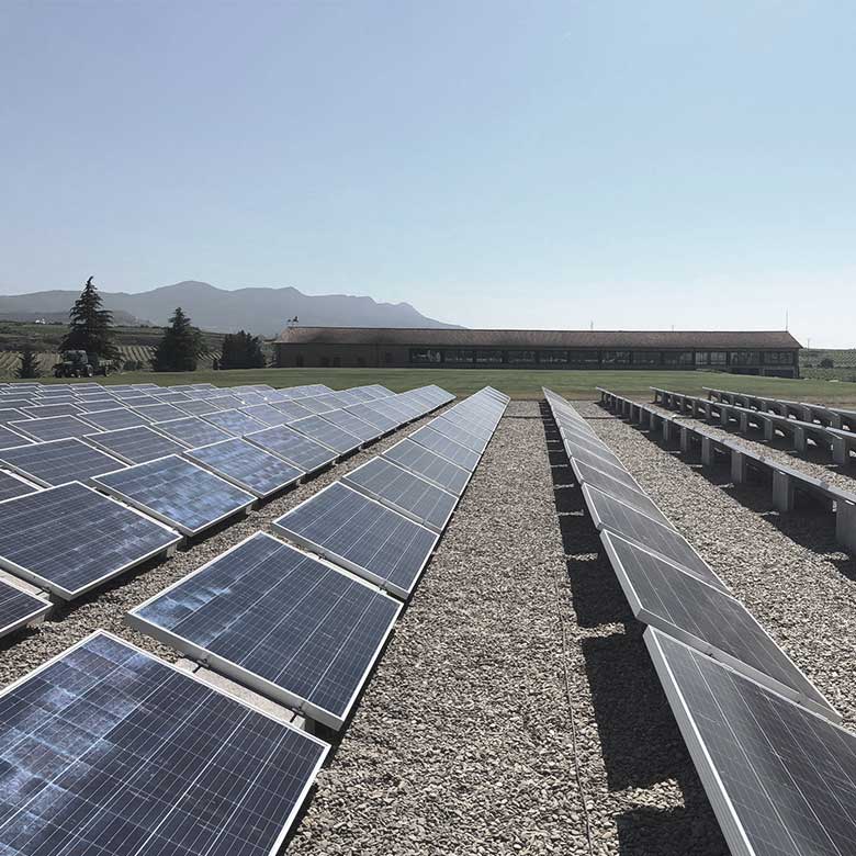 solar-pannel-in-rioja-alta-red-wines-spain-sustainable-winery